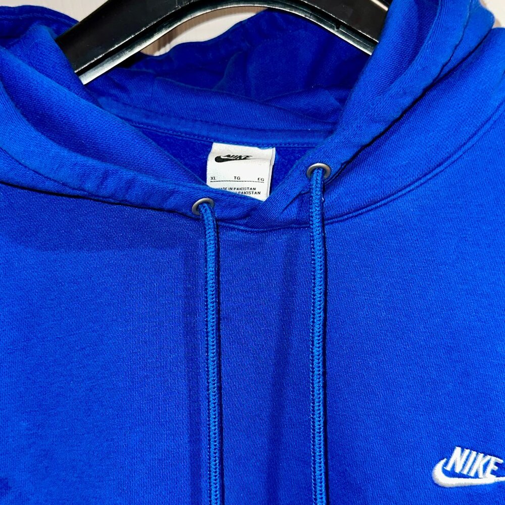 Nike Club Fleece Hoodie – Men’s XL – Game Royal